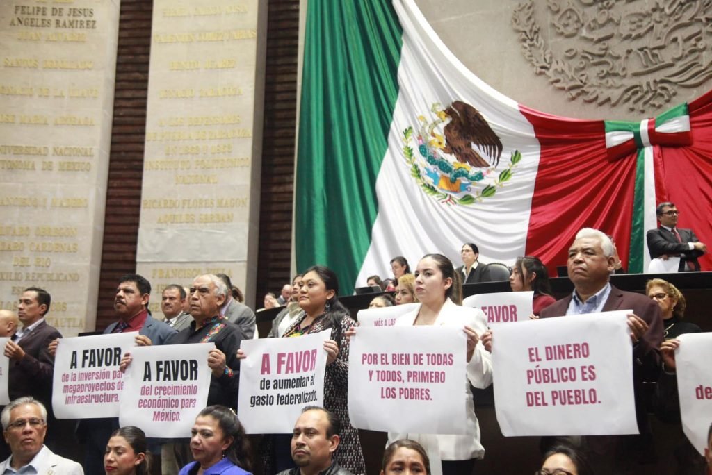 Presupuesto de Egresos para la Federación en 2024 es aprobado en la Cámara de Diputados. 